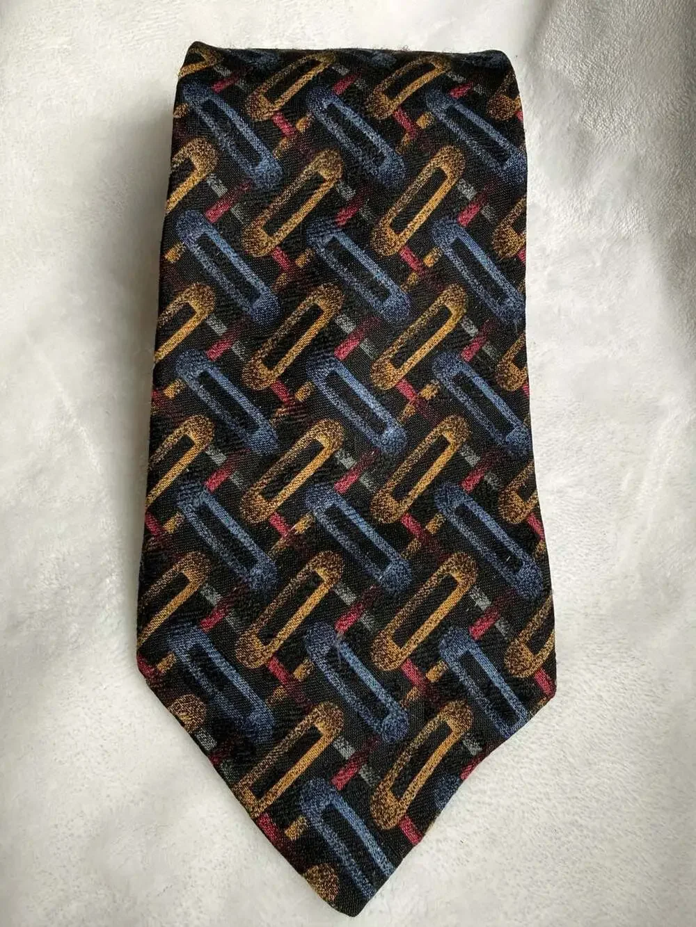 Biella Premier Edition Men's Silk Necktie with Geometric Link Pattern